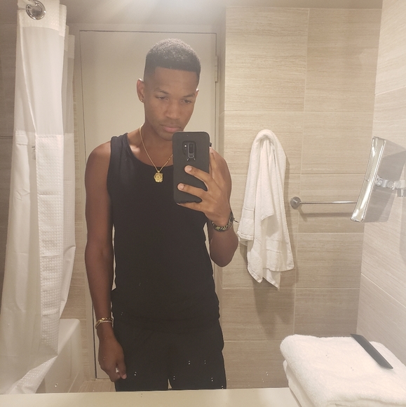 Meet your Posher, Shawn - Picture 3 of 3